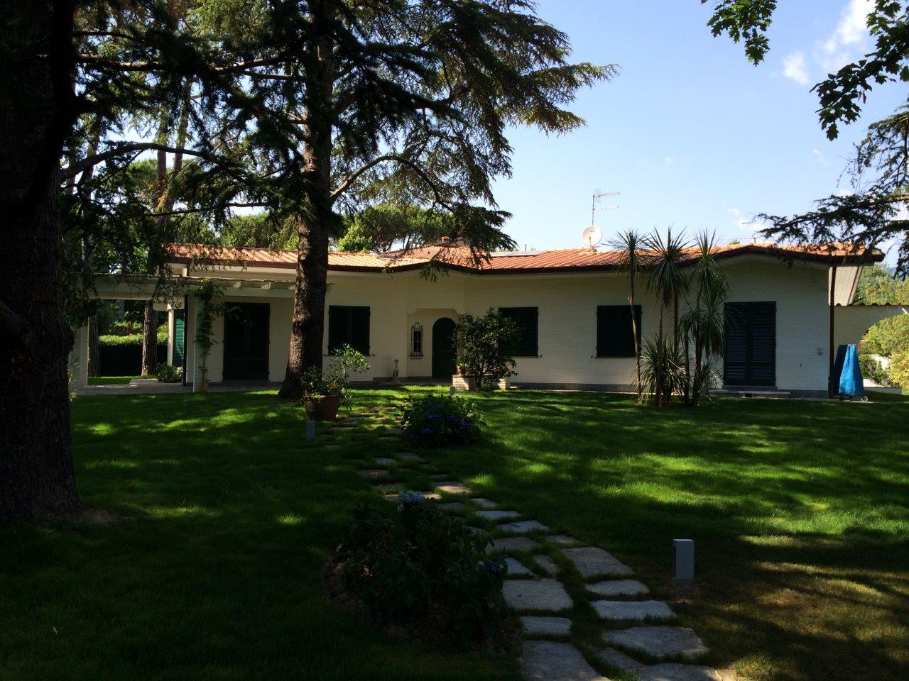 Villa "Via Firenze" Forte dei Marmi (LU) - Italia